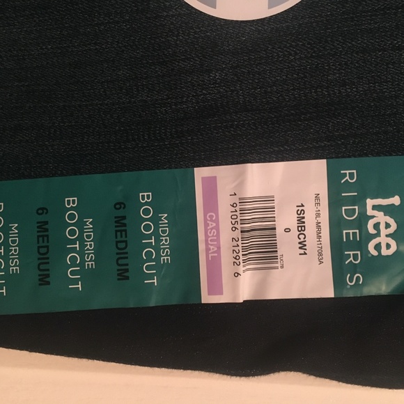 Lee Riders casual midrise bootcut jeans - Picture 4 of 4